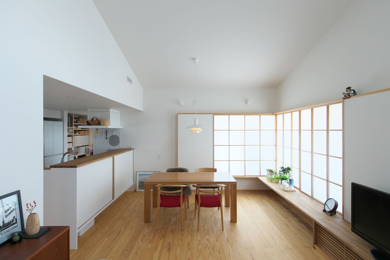 朝陽と暮らすまちかどの家