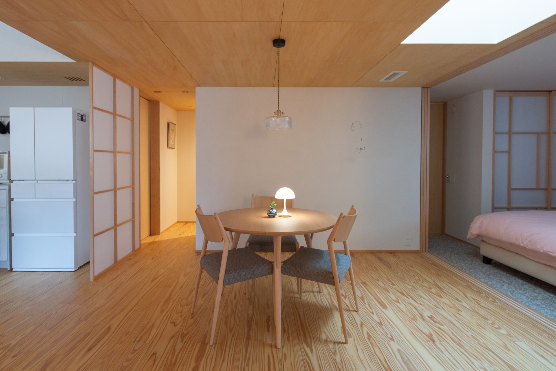 和洋めぐる、寄棟の家